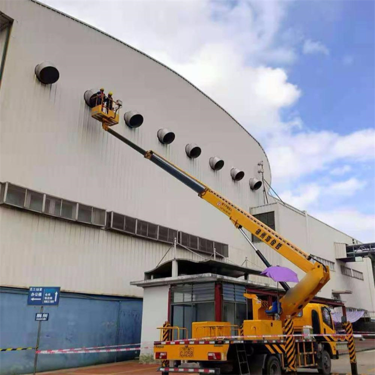 民众镇高空作业车出租服务：专业广告牌安装解决方案